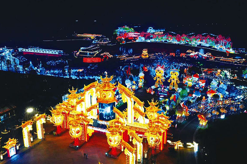 傳統春節彩燈發(fā)展與遵循時(shí)代提出的統一